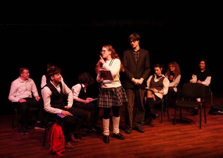 22.03.2024-Występ szkolnego Teatru "Chimera" w Centrum Kultury w Ostródzie — zdjęcie 6