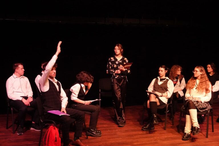 22.03.2024-Występ szkolnego Teatru "Chimera" w Centrum Kultury w Ostródzie — zdjęcie 7
