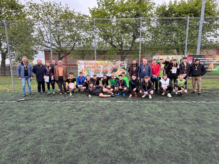 19.04.2024-Mistrzostwa Województwa Warmińsko-Mazurskiego Szkolnego Związku Sportowego w Piłce Nożnej Chłopców Licealiada — zdjęcie 10