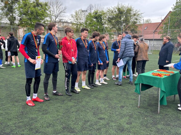 19.04.2024-Mistrzostwa Województwa Warmińsko-Mazurskiego Szkolnego Związku Sportowego w Piłce Nożnej Chłopców Licealiada — zdjęcie 15