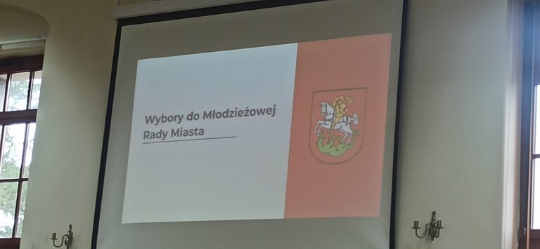 07.10.2024-SPOTKANIE Z BURMISTREM I PRZEWODNICZĄCYM MŁODZIEŻOWEJ RADY MIASTA — zdjęcie 2
