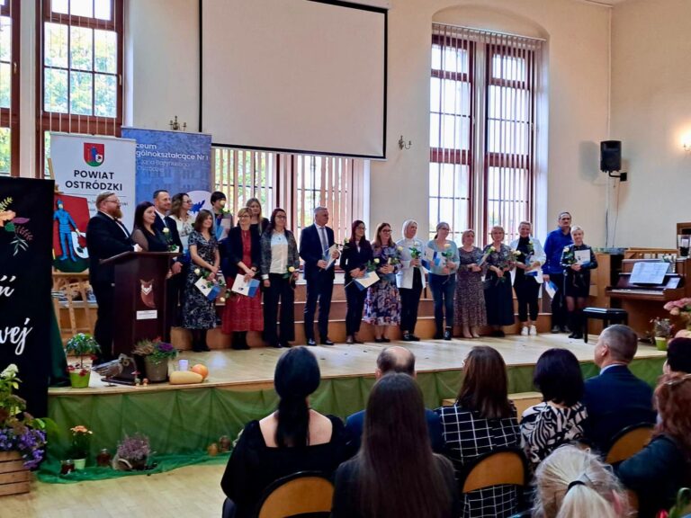14.10.2024-POWIATOWY DZIEŃ EDUKACJI NARODOWEJ — zdjęcie 32