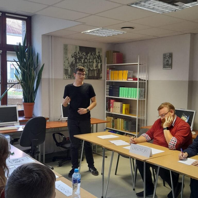 18.10.2024-PRÓBA GENERALNA PRZED FINAŁEM TURNIEJU DEBAT HISTORYCZNYCH — zdjęcie 5