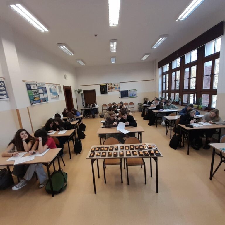 28.10.2024-KONKURS CZYTELNICZY: CO WIESZ O BIBLIOTEKACH I KSIĄŻKACH? — zdjęcie 4