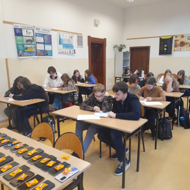 28.10.2024-KONKURS CZYTELNICZY: CO WIESZ O BIBLIOTEKACH I KSIĄŻKACH? — zdjęcie 5