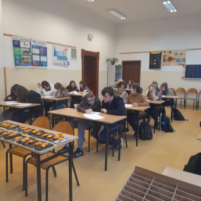 28.10.2024-KONKURS CZYTELNICZY: CO WIESZ O BIBLIOTEKACH I KSIĄŻKACH? — zdjęcie 16