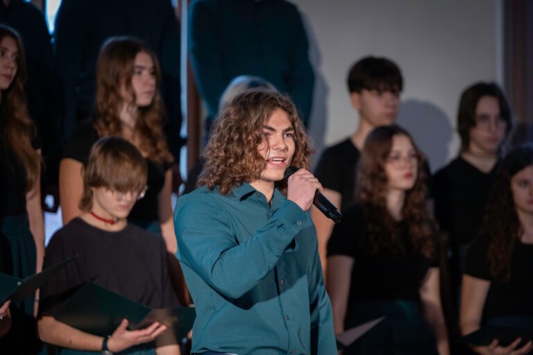27.11.2024-KONCERT "OD NIEPODLEGŁOŚCI DO NIEPODLEGŁOŚCI - HISTORIA MUZYKĄ OPOWIEDZIANA" — zdjęcie 46