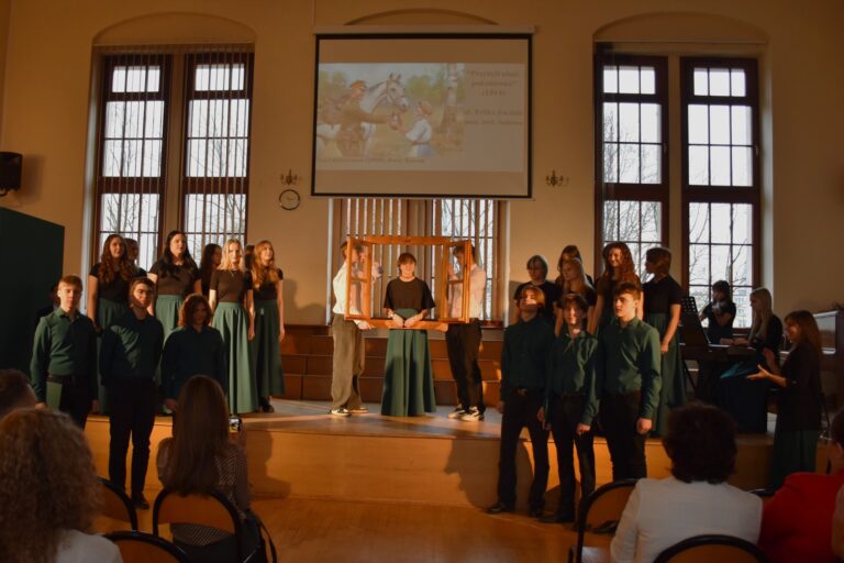27.11.2024-KONCERT "OD NIEPODLEGŁOŚCI DO NIEPODLEGŁOŚCI - HISTORIA MUZYKĄ OPOWIEDZIANA" — zdjęcie 47