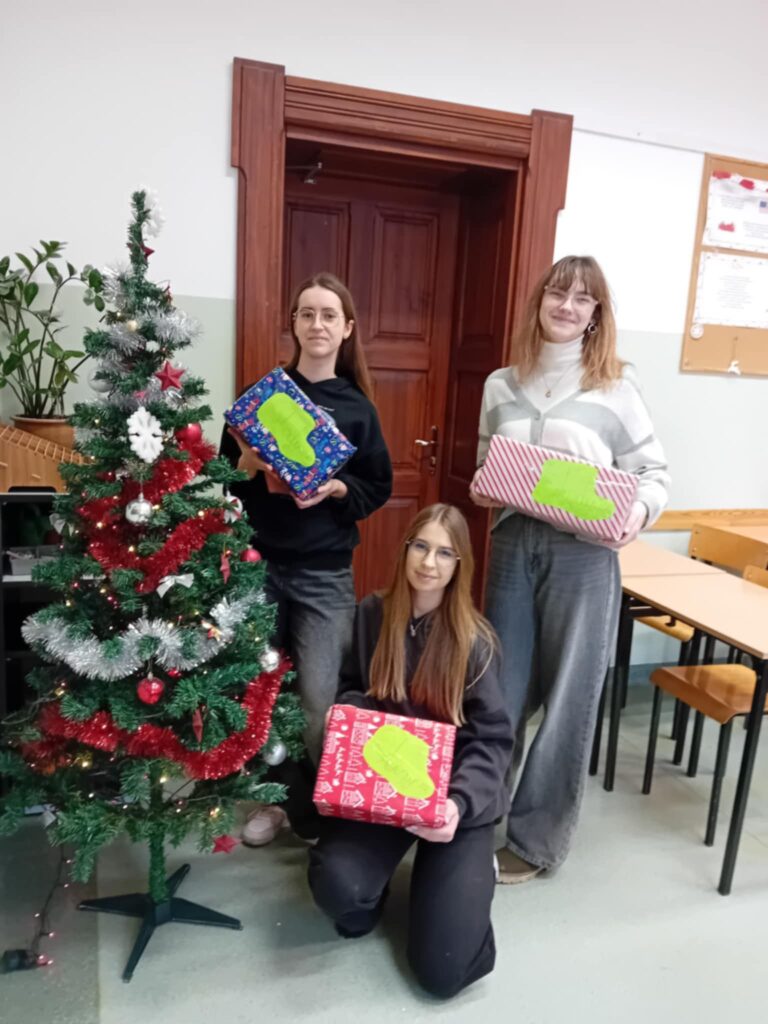19.12.2024-DOBRO MNOŻY SIĘ-ŚWIĄTECZNA AKCJA WOLONTARIATU — zdjęcie 10