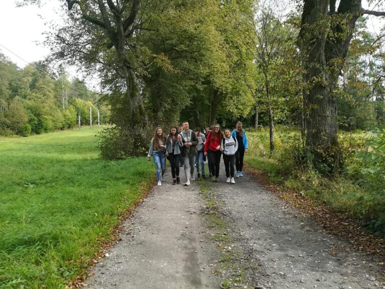 16.09.2019-Wycieczka do lasu kl.1C — zdjęcie 7