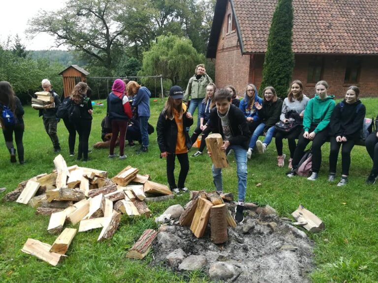 16.09.2019-Wycieczka do lasu kl.1C — zdjęcie 10