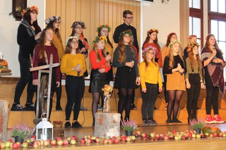 14.10.2019-Dzień Edukacji Narodowej i spotkanie z podróżnikiem — zdjęcie 5