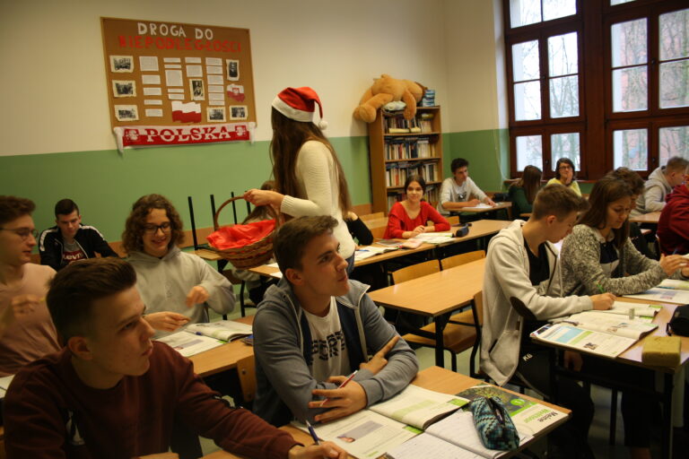 06.12.2018-Mikołajki w szkole — zdjęcie 24