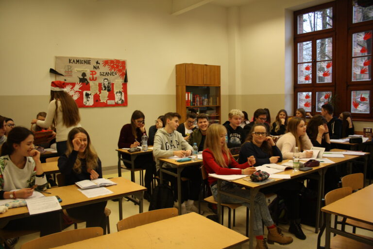 06.12.2018-Mikołajki w szkole — zdjęcie 31