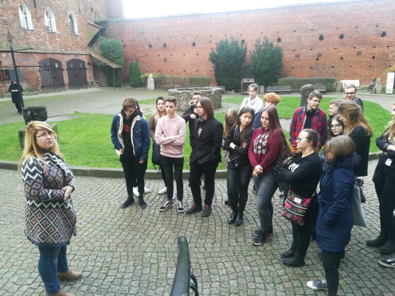 24.11.2017-Wycieczka kl. 2B do Olsztyna — zdjęcie 4