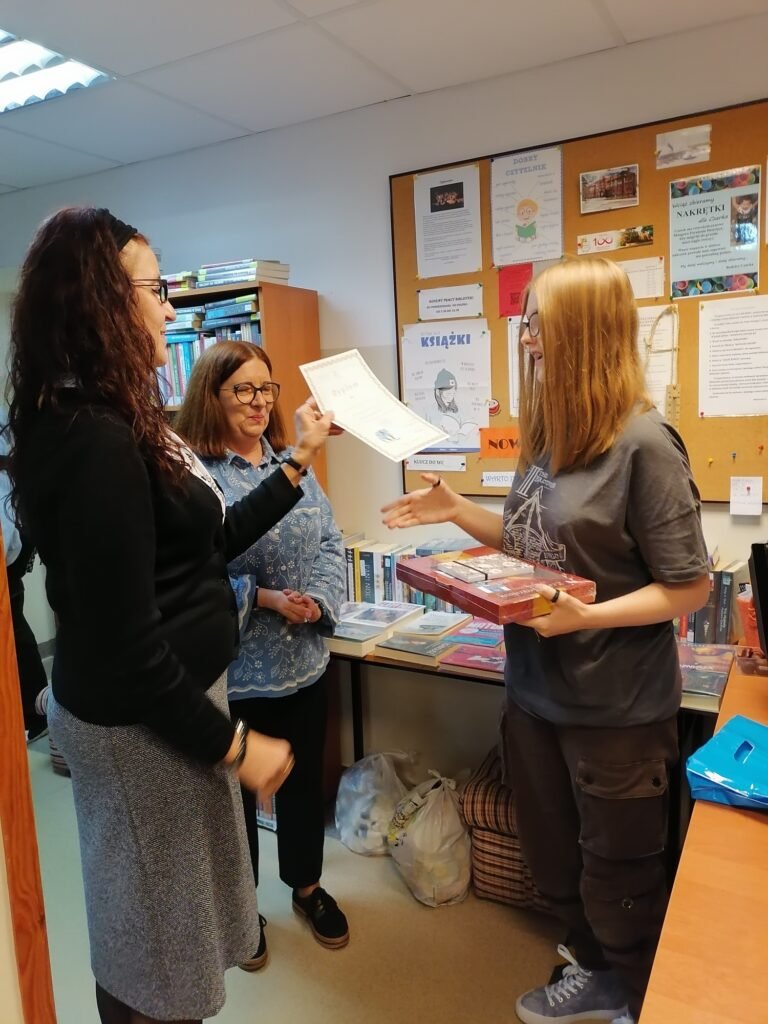 01-31.10.2022-Październik Międzynarodowym Miesiącem Bibliotek Szkolnych — zdjęcie 31