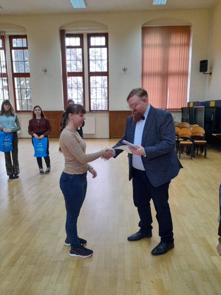 01-31.10.2022-Październik Międzynarodowym Miesiącem Bibliotek Szkolnych — zdjęcie 39