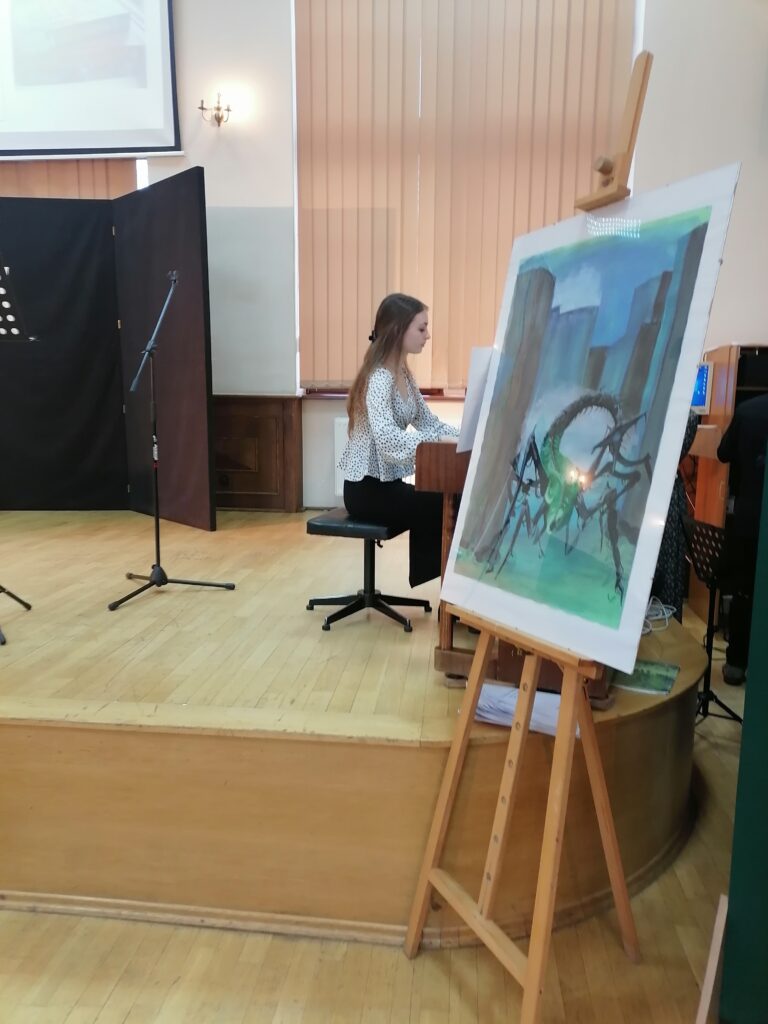 14.03.2023-XV Powiatowy Konkurs Czytelniczy z Literatury Fantasy — zdjęcie 13