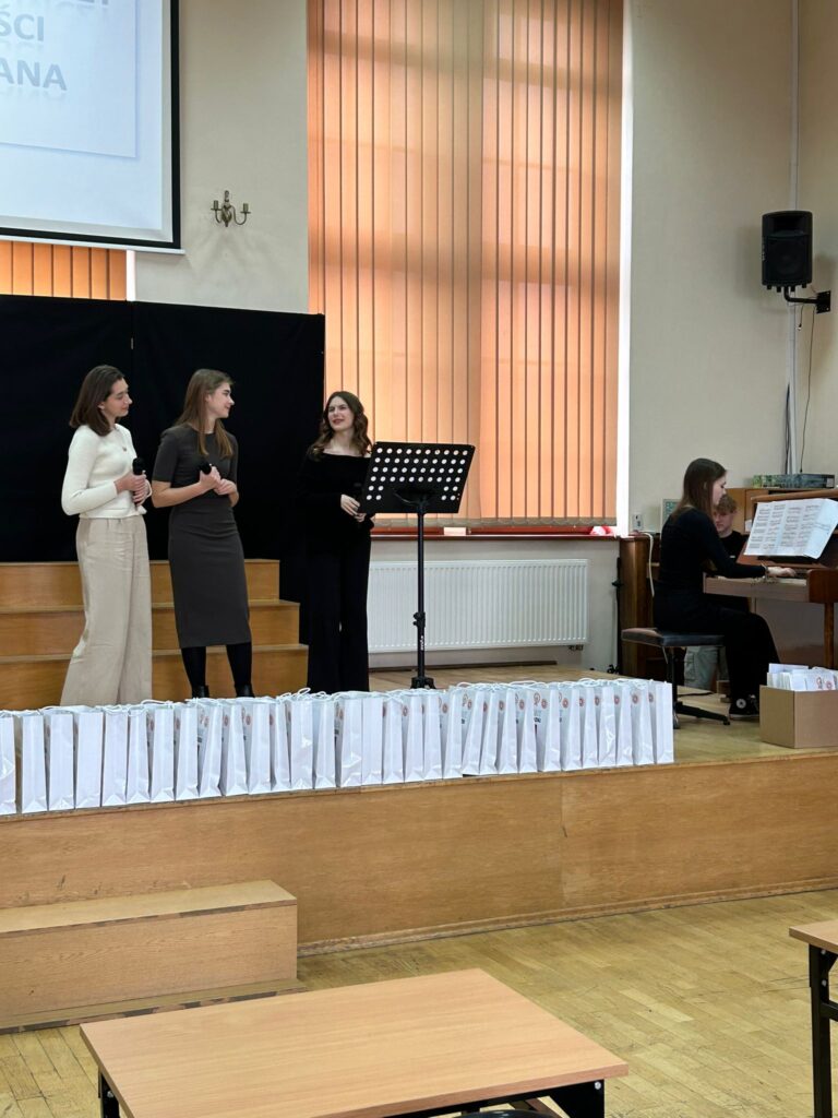 21.03.2024-XVI Powiatowy Konkurs z Literatury Fantasy — zdjęcie 62