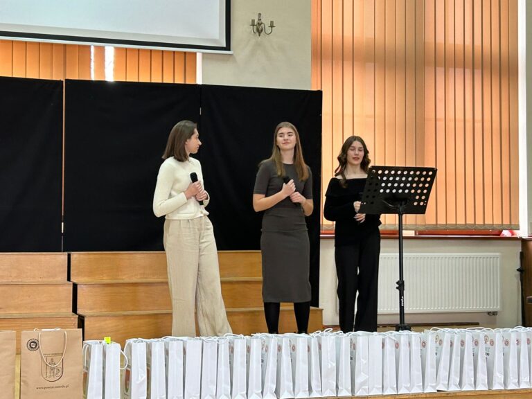 21.03.2024-XVI Powiatowy Konkurs z Literatury Fantasy — zdjęcie 82