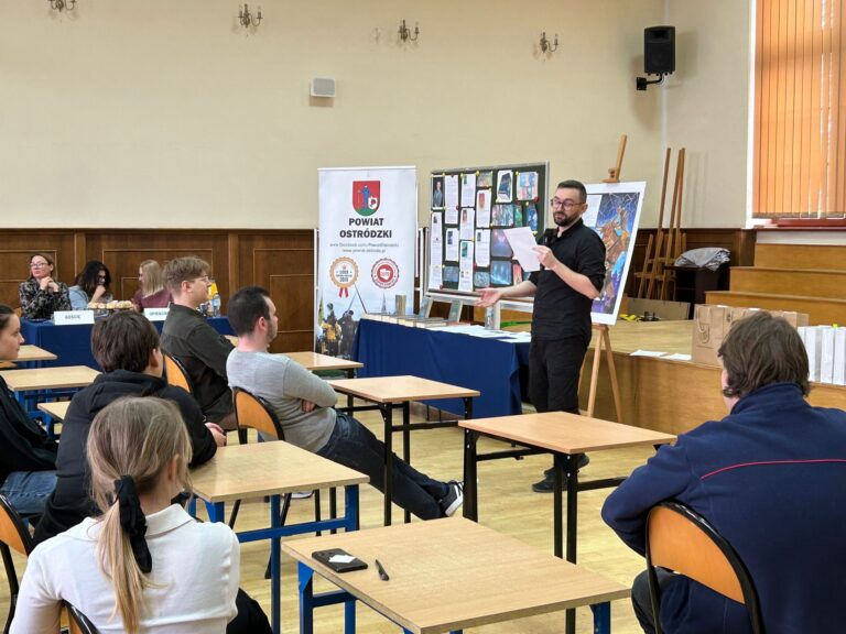 21.03.2024-XVI Powiatowy Konkurs z Literatury Fantasy — zdjęcie 52