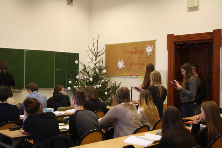 15.12.2017-Konkurs na świąteczny wystrój klas — zdjęcie 2
