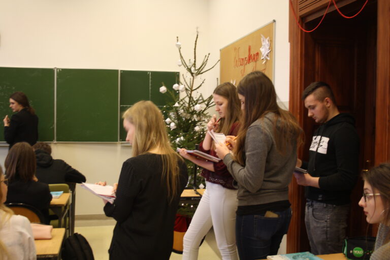 15.12.2017-Konkurs na świąteczny wystrój klas — zdjęcie 3