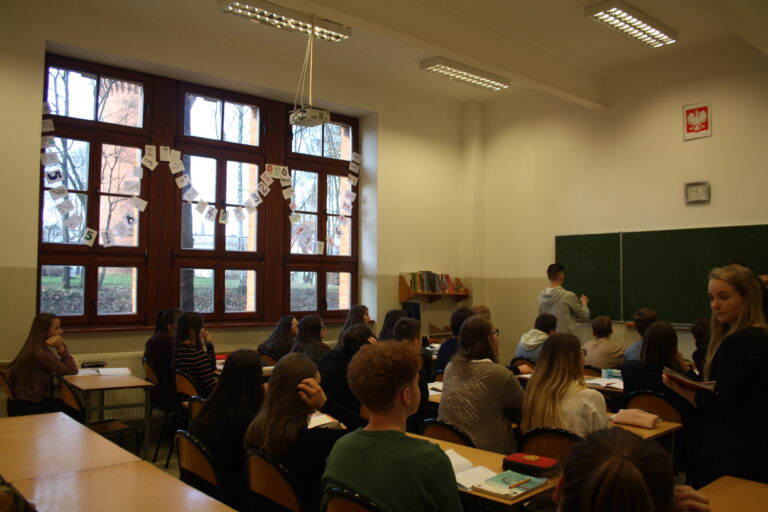 15.12.2017-Konkurs na świąteczny wystrój klas — zdjęcie 4