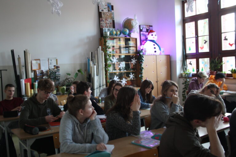 15.12.2017-Konkurs na świąteczny wystrój klas — zdjęcie 9