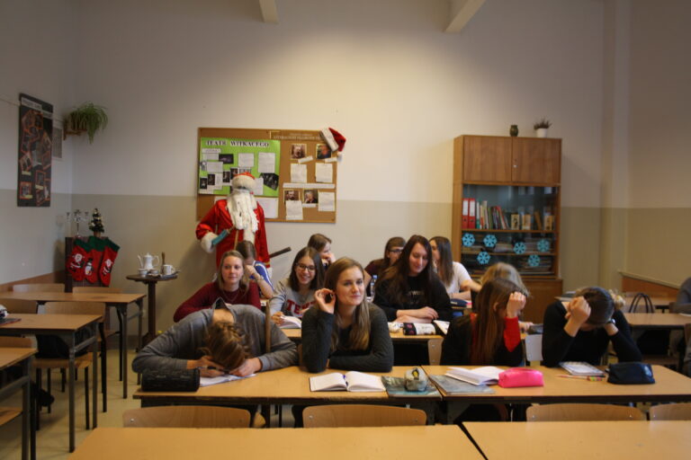 15.12.2017-Konkurs na świąteczny wystrój klas — zdjęcie 14