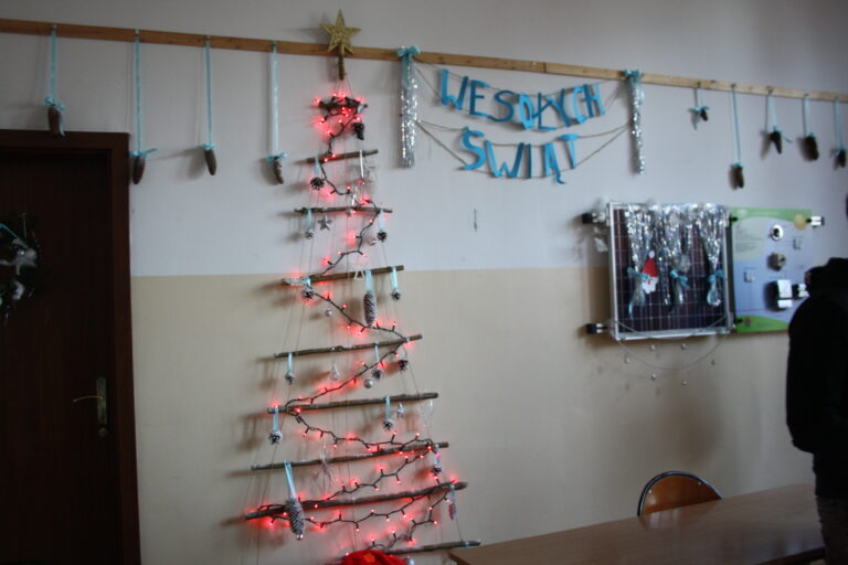 15.12.2017-Konkurs na świąteczny wystrój klas — zdjęcie 17