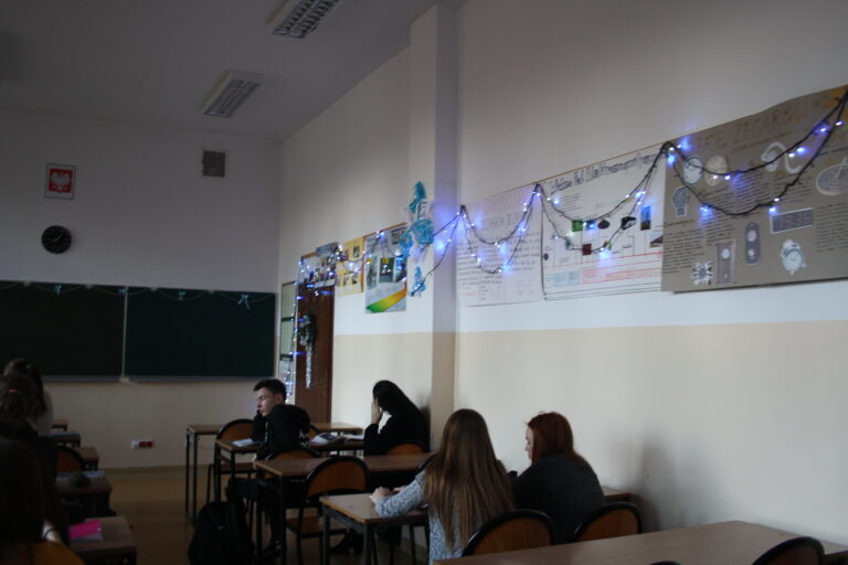 15.12.2017-Konkurs na świąteczny wystrój klas — zdjęcie 18