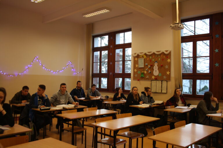 15.12.2017-Konkurs na świąteczny wystrój klas — zdjęcie 21