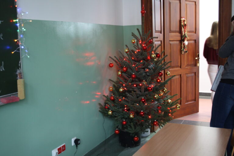 15.12.2017-Konkurs na świąteczny wystrój klas — zdjęcie 35