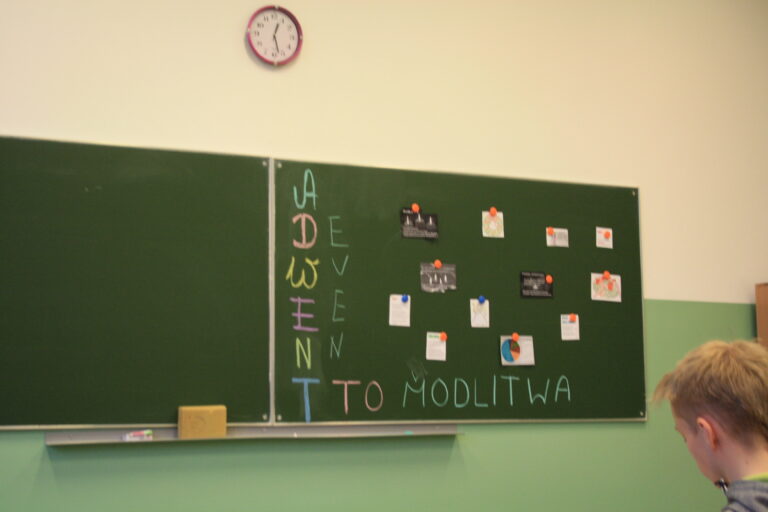 15.12.2017-Konkurs na świąteczny wystrój klas — zdjęcie 44