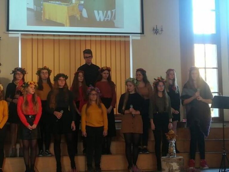 14.10.2019-Dzień Edukacji Narodowej i spotkanie z podróżnikiem — zdjęcie 8