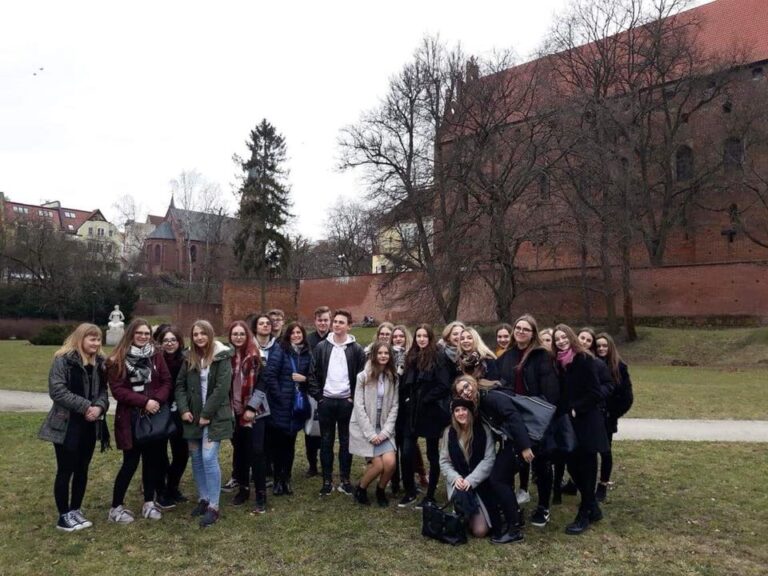 01.10.2019-Wycieczka kl.3B do Olsztyna — zdjęcie 2