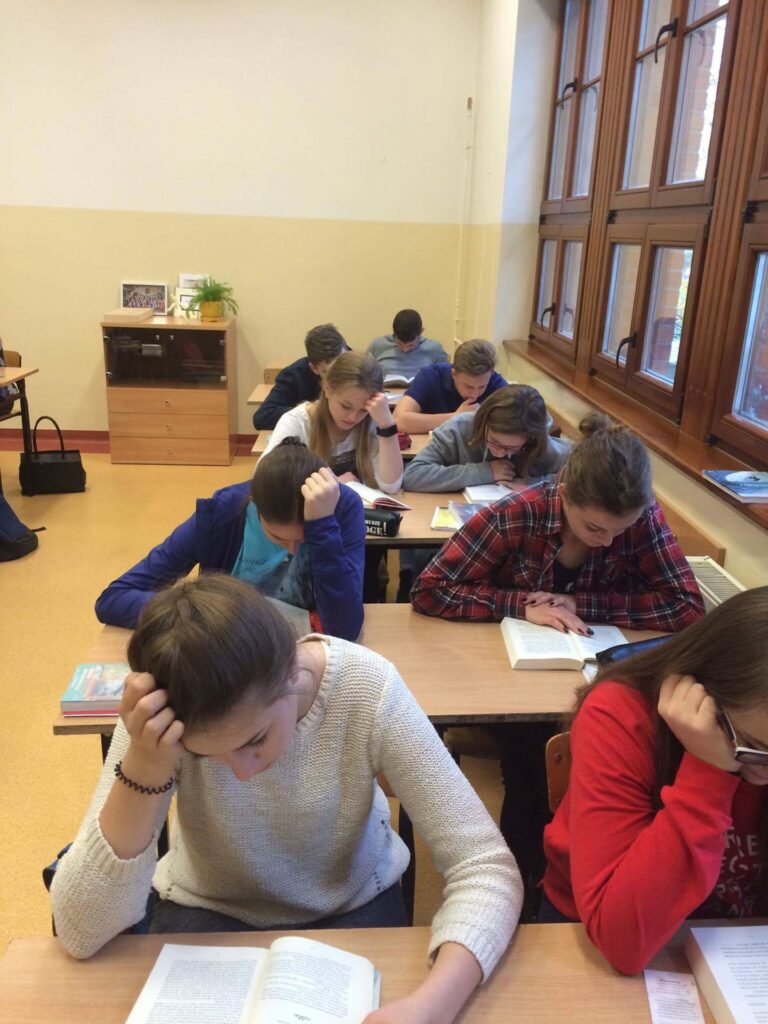 01-31.10.2017-Międzynarodowy Miesiąc Bibliotek Szkolnych — zdjęcie 17