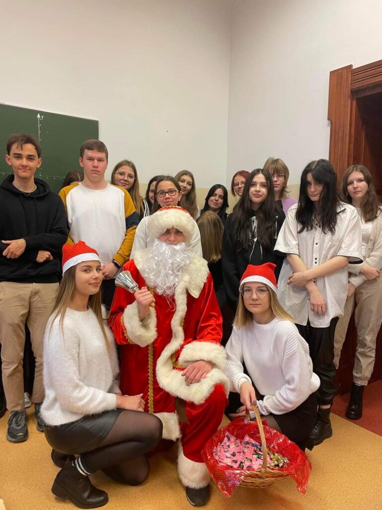06.12.2021-Mikołajki w szkole — zdjęcie 5