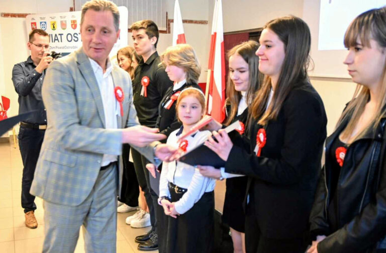 29.04.2024-Festiwal Pieśni Patriotycznej "Nasza Biało - Czerwona" — zdjęcie 8