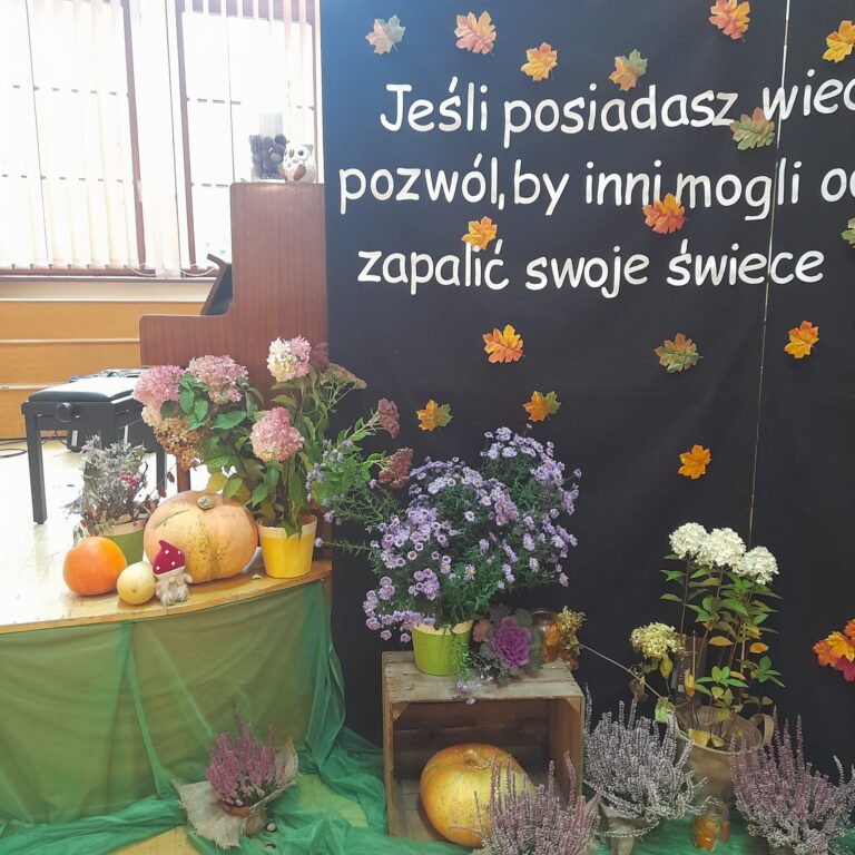 14.10.2024-POWIATOWY DZIEŃ EDUKACJI NARODOWEJ — zdjęcie 53